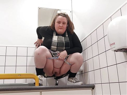 Pissing In Public Toilet Sink RISKY!!!