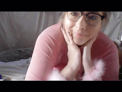 Have you ever seen such pretty pussy play pov ?